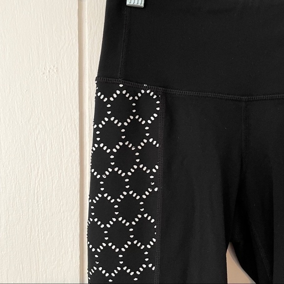 Athleta Black and White Eyelet Cropped Tights - Picture 3 of 7
